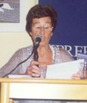 Nira Etchenique, pagana y dichosa