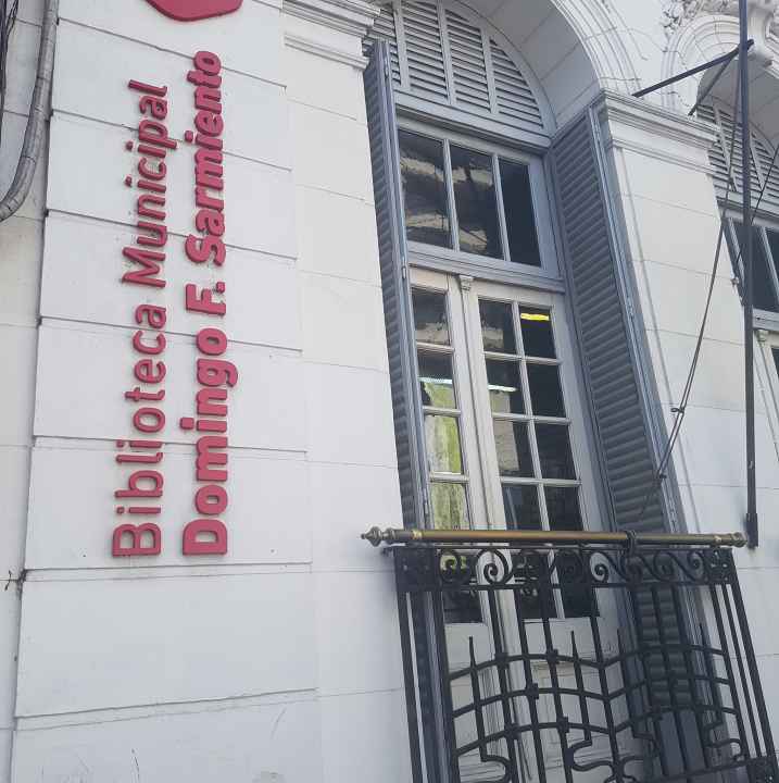 Biblioteca Municipal de Morón ''Domingo Faustino Sarmiento''