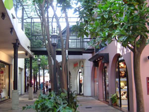 Paseo La Plaza