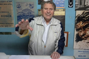 Guyula Kosice, uno de los creadores del arte cinético y lumínico