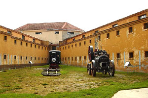 Inauguran dos muestras de pinturas en Ushuaia