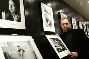 Exposición rinde homenaje al fotógrafo argentino Daniel Mordzinski 