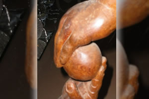 Una escultura como muestra de necesaria solidaridad