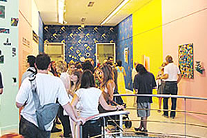 Ve, vete y vuelve: Los vaivenes de la pintura, entre ironía y homenaje 