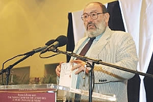 Umberto Eco: ''La belleza puede ser aburrida y la fealdad es infinita''