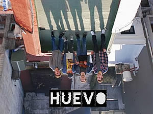 Huevo en The Roxy