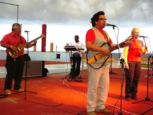 Lloviznando Cantos